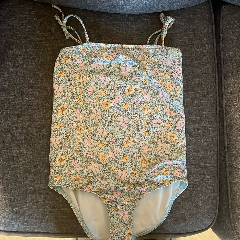 Like new Billabong Sweeter Than You Size 14 Girls - one piece